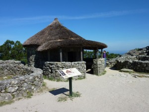 Ein wieder aufgebautes keltisches Wohnhaus