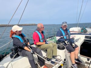 Konzentration und Anleitung beim Genaker segeln