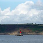 Mitten in der Einfahrt nach Brest befindet sich eine Untiefe, die sehr deutlich markiert ist