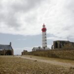 Saint Mathieu war früher eine kleine Stadt. Heute sind es nur noch wenige Häuser, aber die weiten Flächen um das ehemalige Kloster herum erinnern noch daran