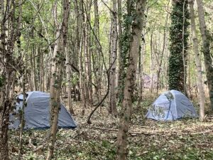 Obdachlose zelten im Bois de Vincennes